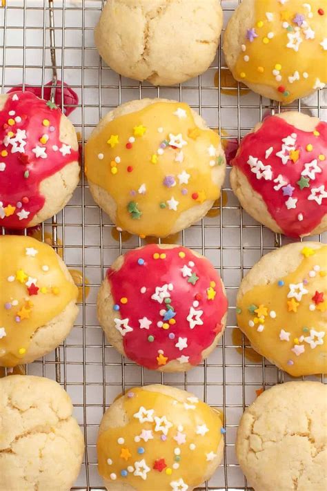 25 Healthy Christmas Cookies That Are Insanely Good!