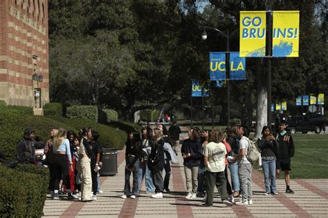 UCLA scholarship means 700 Bruins won't need student loans - Los Angeles Times