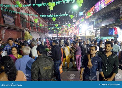 Night Time Shopping Near New Market in Kolkata Editorial Photography - Image of landmark ...