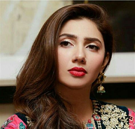 Pin by Asma Ahsan on Pakistani celebs | Mahira khan dresses, Pakistani actress, Mahira khan