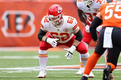 Chiefs News 7/11: Joe Thuney ranked amongst league’s best interior ...