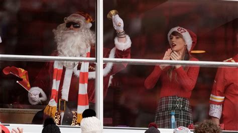 Taylor Swift celebrates Christmas Day by watching Travis Kelce | ksdk.com