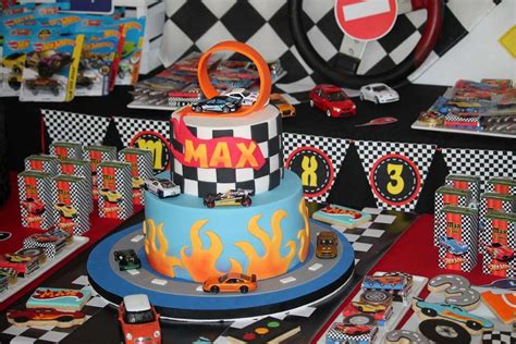 Hot Wheels Birthday Party Ideas (con imágenes) | Invitaciones de fiesta ...