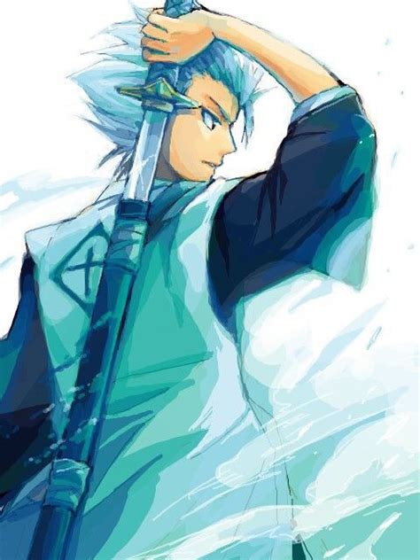 Captain Toshiro Hitsugaya pulls his zanpakuto, ready for business ...