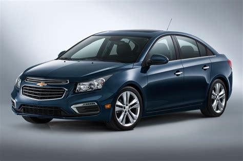 Chevrolet Cruze 2015 se actualiza con un nuevo frente