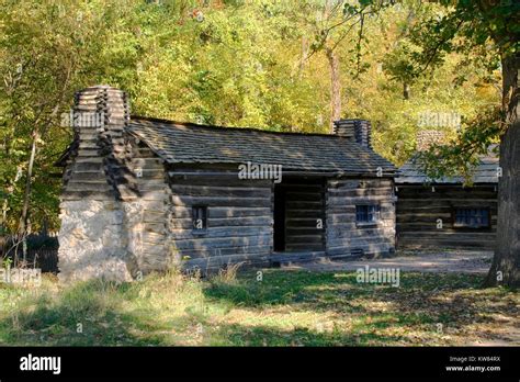 Abraham lincoln log cabin hi-res stock photography and images - Alamy