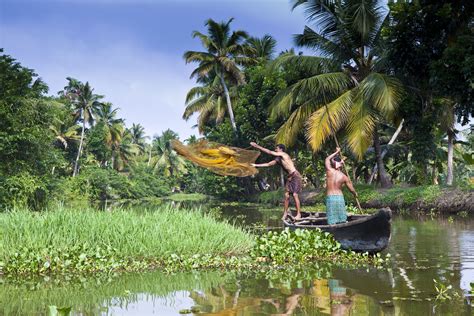 11 Dreamy Photos of Kerala's Backwaters Attractions