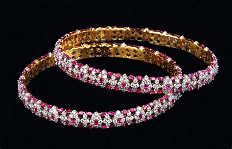 Diamond bangles | Diamond bangle, Gold diamond bangles, Diamond bangle design