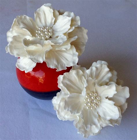 Custom Sugar Anniversay White Peony Flower Cake Topper Arrangement | Blumen aus papier ...