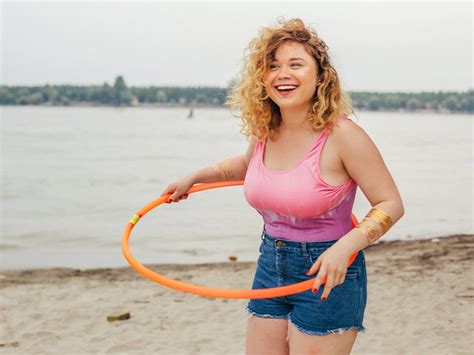 Hula Hoop Benefits: 8 Reasons to Give Hooping a Try