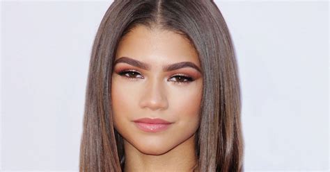 Zendaya Eyeshadow Makeup Tutorial CoverGirl Contest