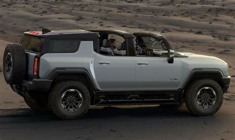 El nuevo Hummer EV SUV llegará pisando fuerte en 2023, con todo el off-road posible y 830 HP ...