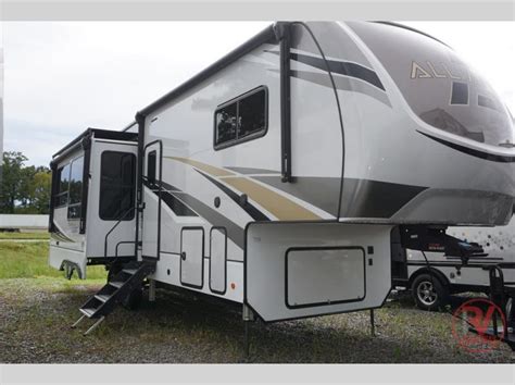 Alliance Paradigm Fifth Wheel Review at RV Roadway in Alabama