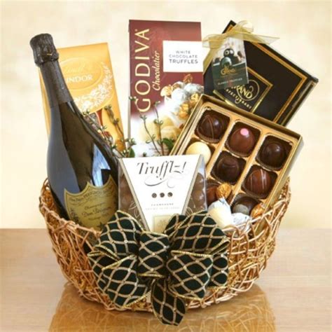 49 Stylish DIY Wine Gift Baskets Ideas – HOMYSTYLE