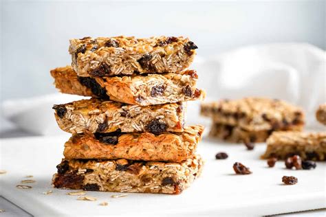 Easy Oatmeal Raisin Breakfast Bars - Nibble and Dine