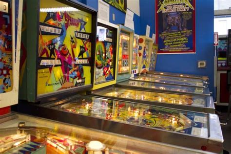 Seattle Pinball Museum Has A Vintage Collection - 1889 Magazine