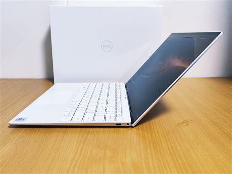 Dell XPS 13 (9300) Laptop Review - The Tech Revolutionist