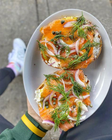 12 Best Bagels NYC You Gotta Eat At (+ What to order)