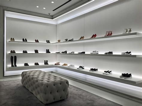 Michael Kors, Sloane Street, London → Lucent Lighting | Shoe store design, Store interiors, Shop ...