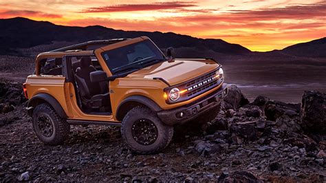 2021 Ford Bronco Buyer's Guide: Reviews, Specs, Comparisons