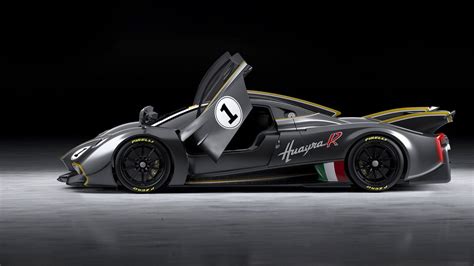 2021 Pagani Huayra Tricolore