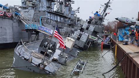 USS The Sullivans, which fought in WWII, partially sinks in Buffalo ...