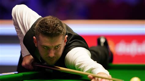 Mark Selby edges ahead of Ronnie O’Sullivan in World Championship semi-final | BT Sport