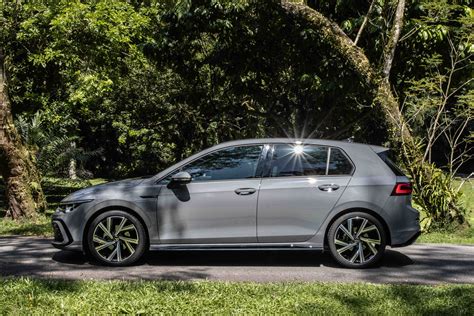 2021 Volkswagen Golf R-Line 1.5 eTSI Mild Hybrid Review - Raising the bar | TopGear Singapore