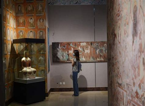 Dunhuang Mural Painting "A Deer of Nine Colors" Exhibits in Chongqing | ichongqing