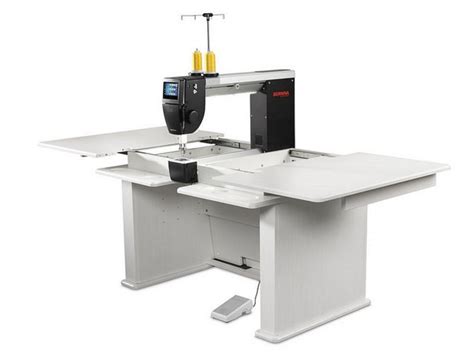 Bernina Q20 Longarm Quilting Machine - Koala Table | J&B Sewing