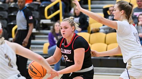 Women's Basketball Loses At MSOE - Illinois Institute of Technology