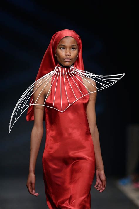 Olga Noronha A/W '14 | Conceptual fashion, Geometric fashion ...