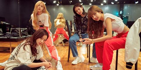 Blackpink Gets Real in New Netflix Doc | ELLE Canada Magazine | Beauty ...