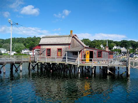 15 Best Things to do in Boothbay Harbor Maine - Girl With The Passport