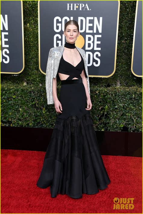 Best Actress Nominee Rosamund Pike Looks Chic at Golden Globes 2019 ...