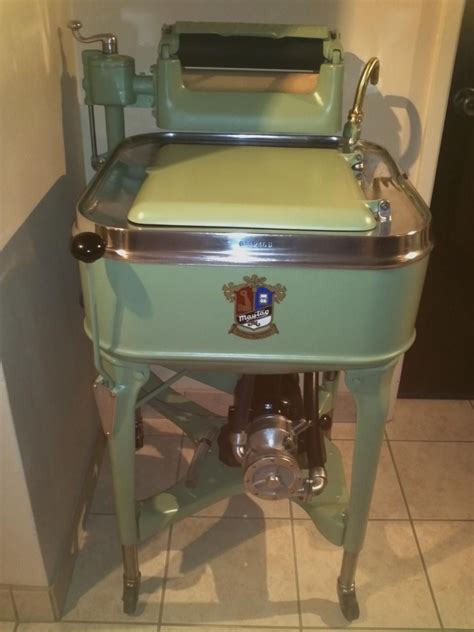 Fully-restored 1935 Maytag Model 30WP wringer washer | Vintage laundry, Vintage washing machine ...