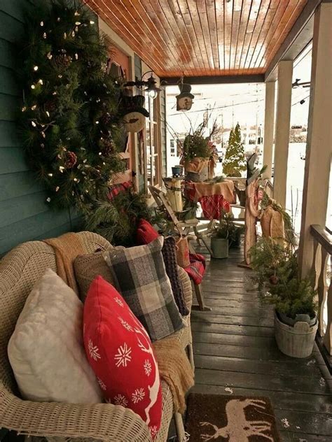 40 Christmas Porch Decorations Ideas You Will Fall In Love - Decoration Love