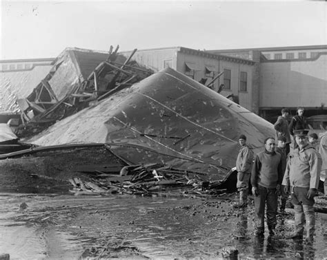 15 Surreal Photos From The Boston Molasses Disaster Of 1919