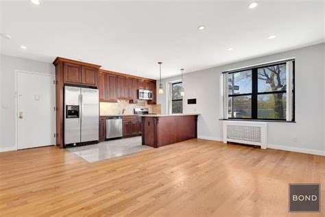 East Elmhurst, NY Real Estate - East Elmhurst Homes for Sale | realtor.com®