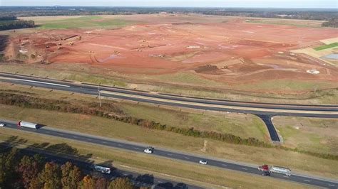 Rivian pauses construction of Georgia EV plant | Lake Oconee News