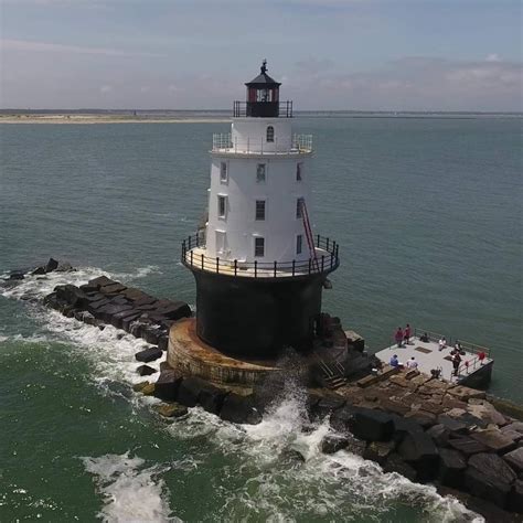 Shoring up the Harbor of Refuge lighthouse - Delaware Currents