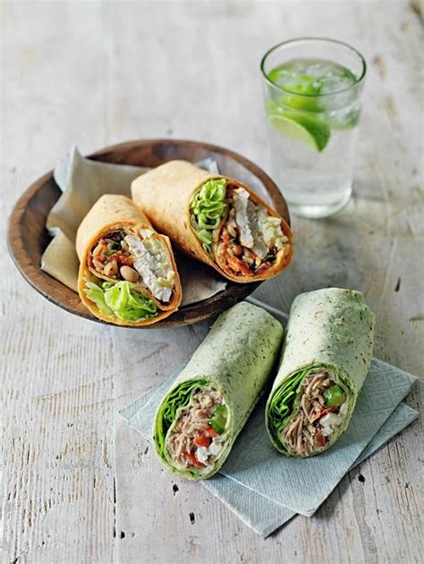 Paleo Lunch Recipe: Fresh Rolls with Meat and Lettuce