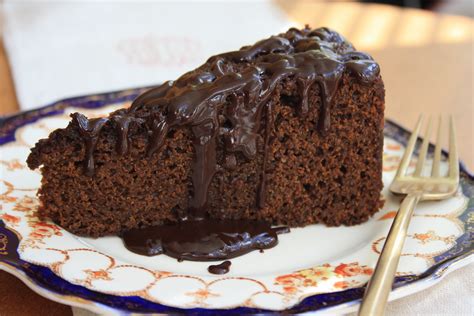 Molasses spice cake with coffee – a grown-up treat for Halloween - La Mélasse Grandma