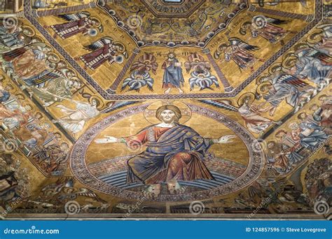 Interior of Il Duomo Cathedral Editorial Photo - Image of painting ...