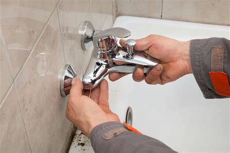 Cómo cambiar un grifo del baño, cocina o exterior