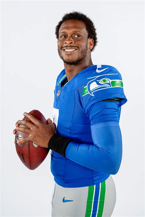 First Look: Seattle Seahawks reveal '90s-era throwback uniforms