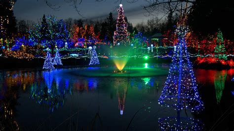 The 3 Most Amazing Christmas Light Displays Across America - YouTube