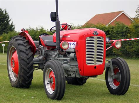 Massey Ferguson MF 35 4 Cylinder - a photo on Flickriver