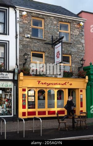 Killarney town. Colourful shops bars restaurants and tourists in the ...