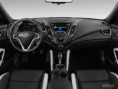 2017 Hyundai Veloster Interior | U.S. News & World Report